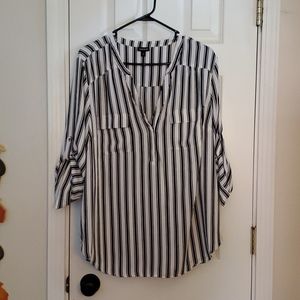 Torrid size 2 black and white blouse
